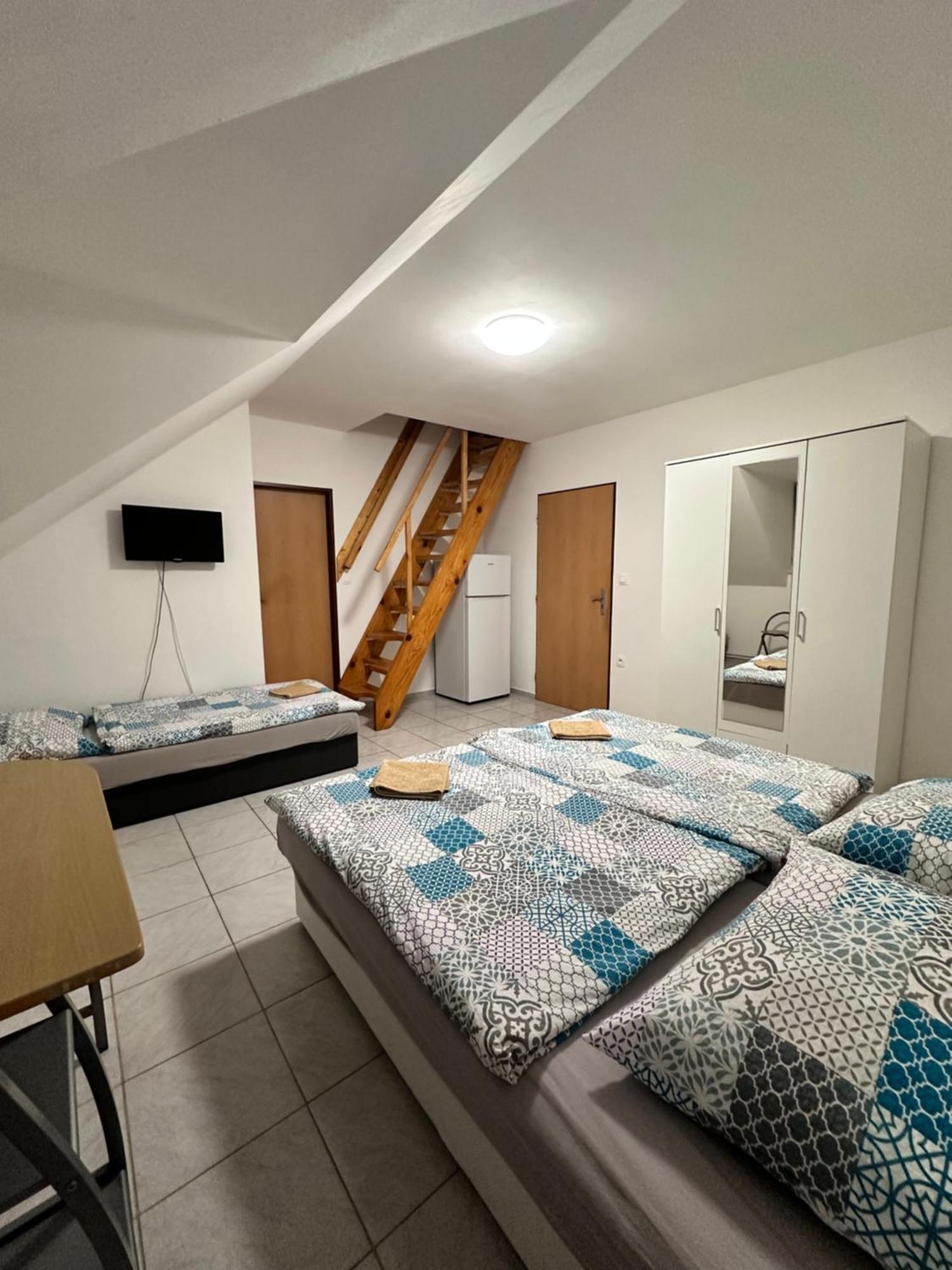 Penzion Pod Sklepy Apartment Novy Prerov Luaran gambar